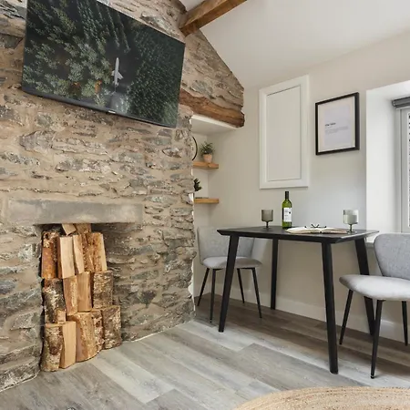 Ferry View And - Parking & X2 Hottubs Holiday home Bowness-on-Windermere