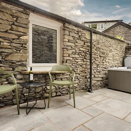 Ferry View And - Parking & X2 Hottubs Holiday home *