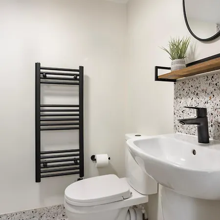 Ferry View And - Parking & X2 Hottubs