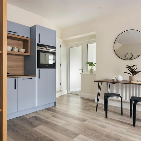 Ferry View And - Parking & X2 Hottubs Holiday home Bowness-on-Windermere