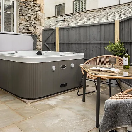 Holiday home Ferry View And - Parking & X2 Hottubs